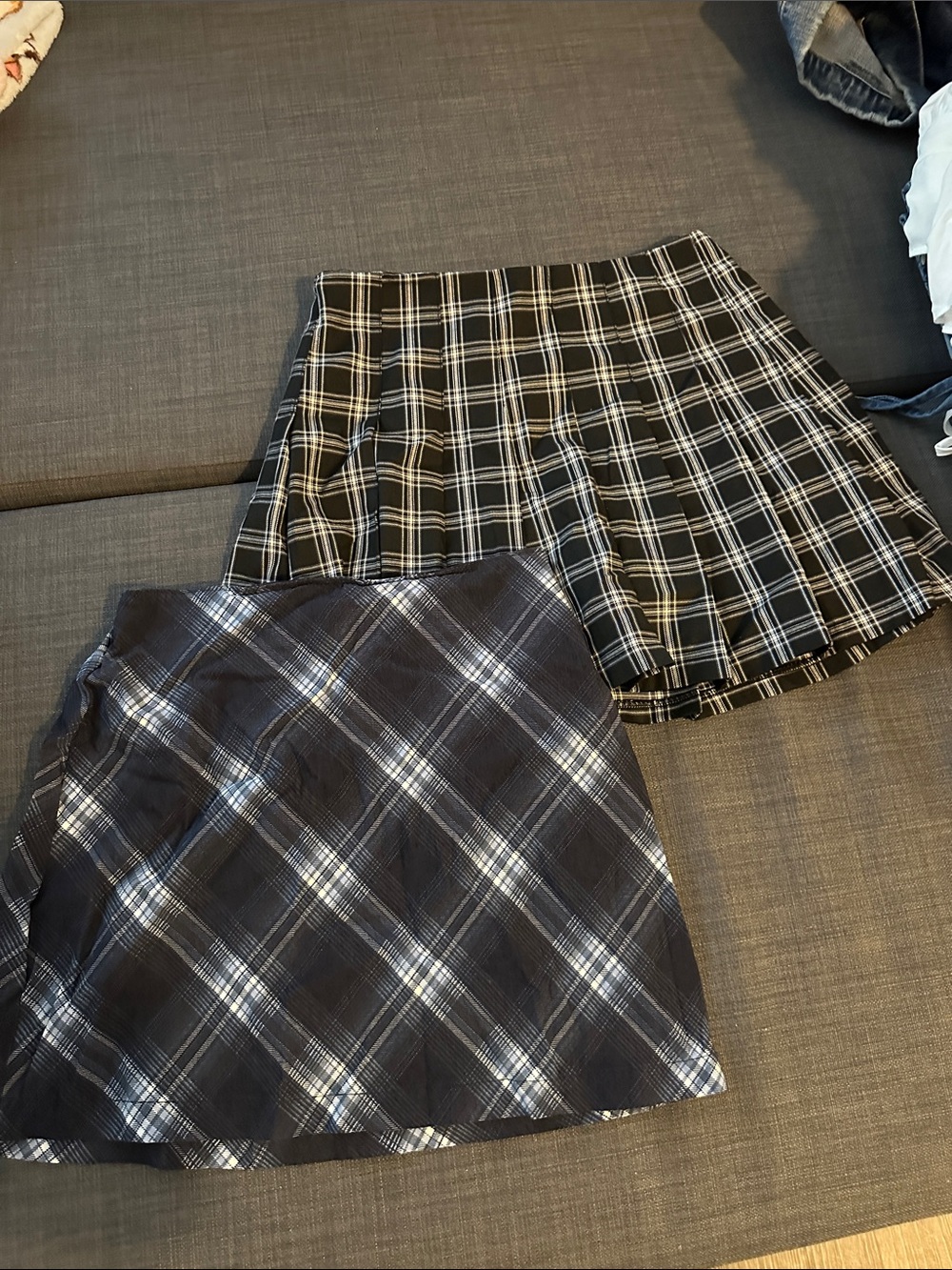 Hollister Black and White Plaid Pleated Mini Skirt
